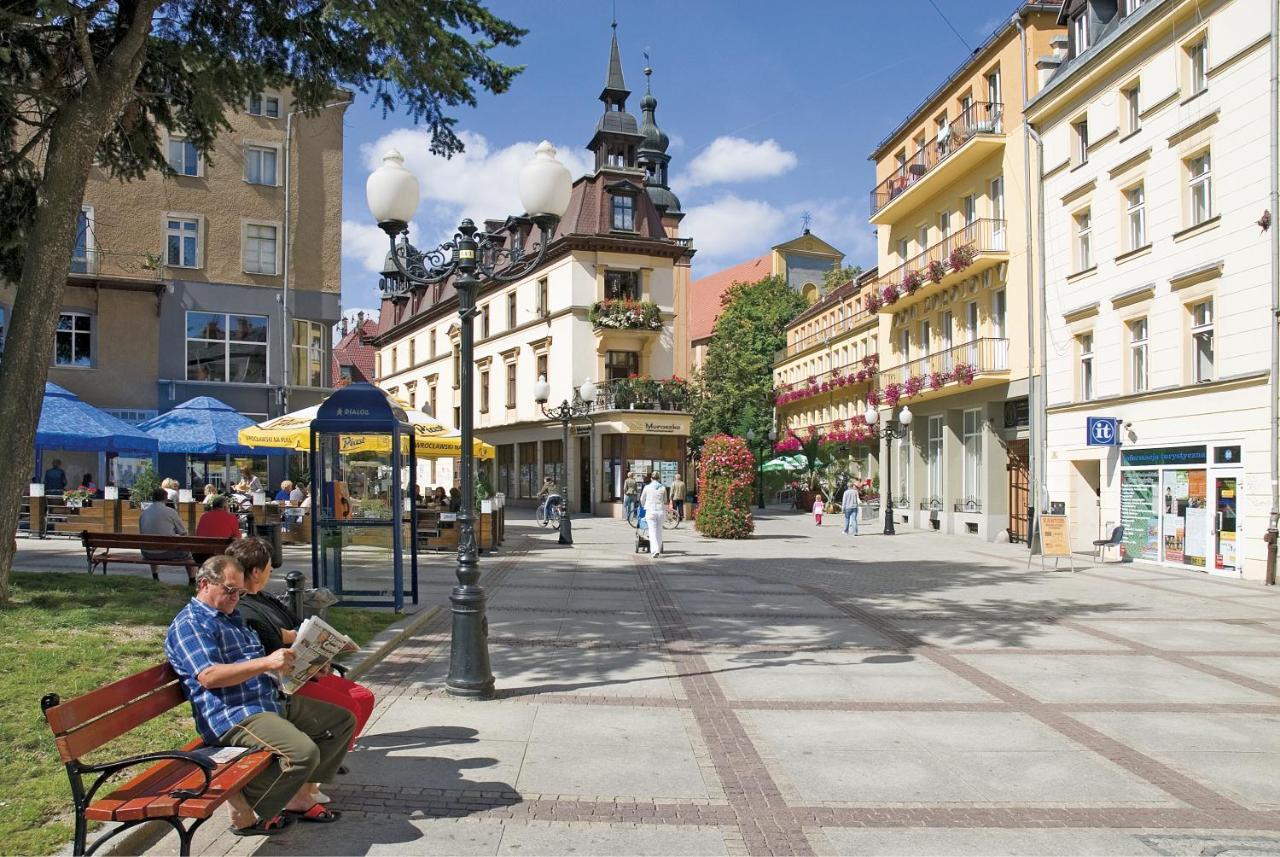 Dom Zdrojowy Aparthotel Jelenia Góra Kültér fotó